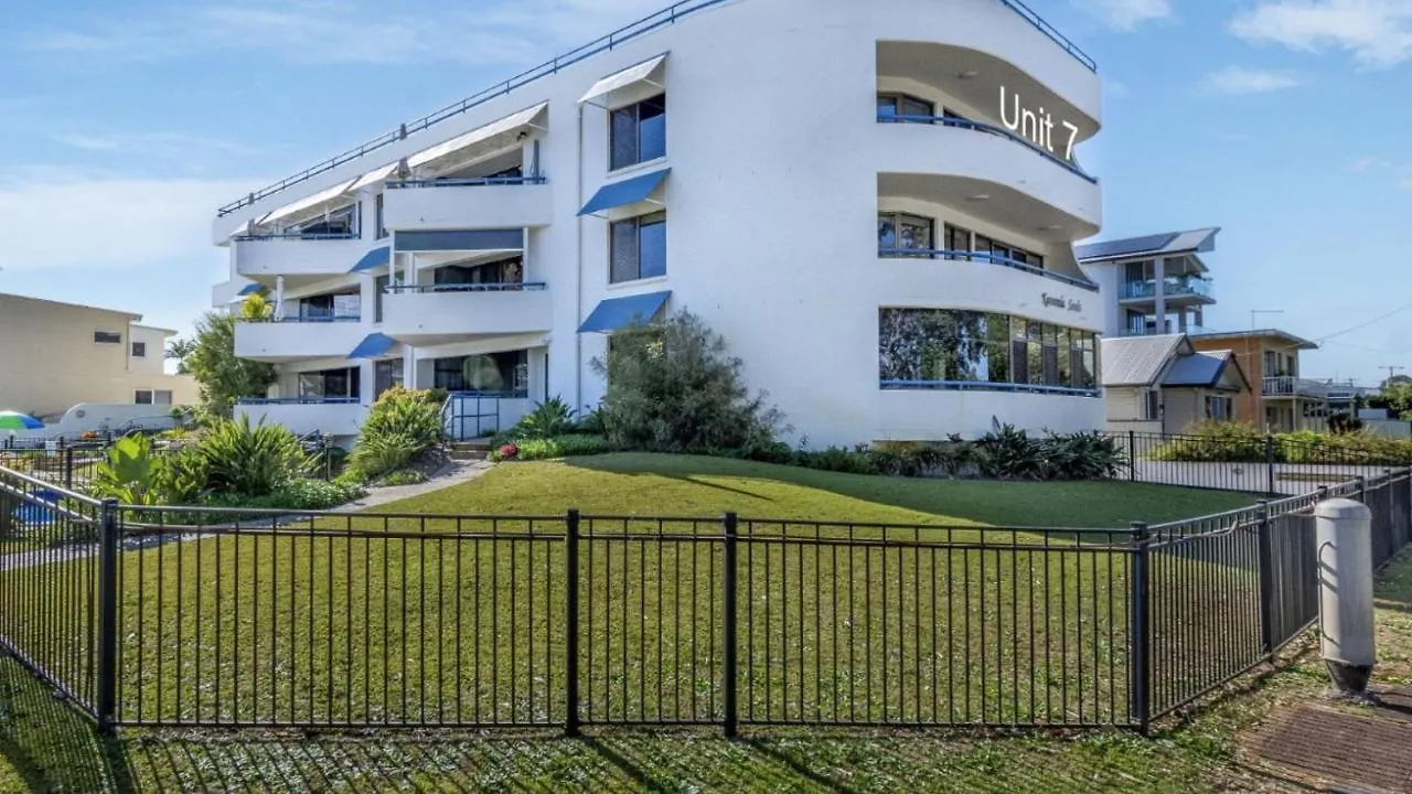 Executive Unit In The Treetops Bongaree Australia