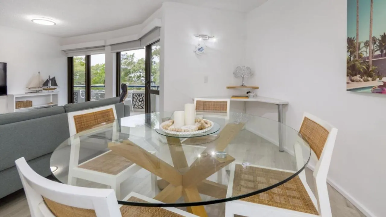 Executive Unit In The Treetops Bongaree 0*,